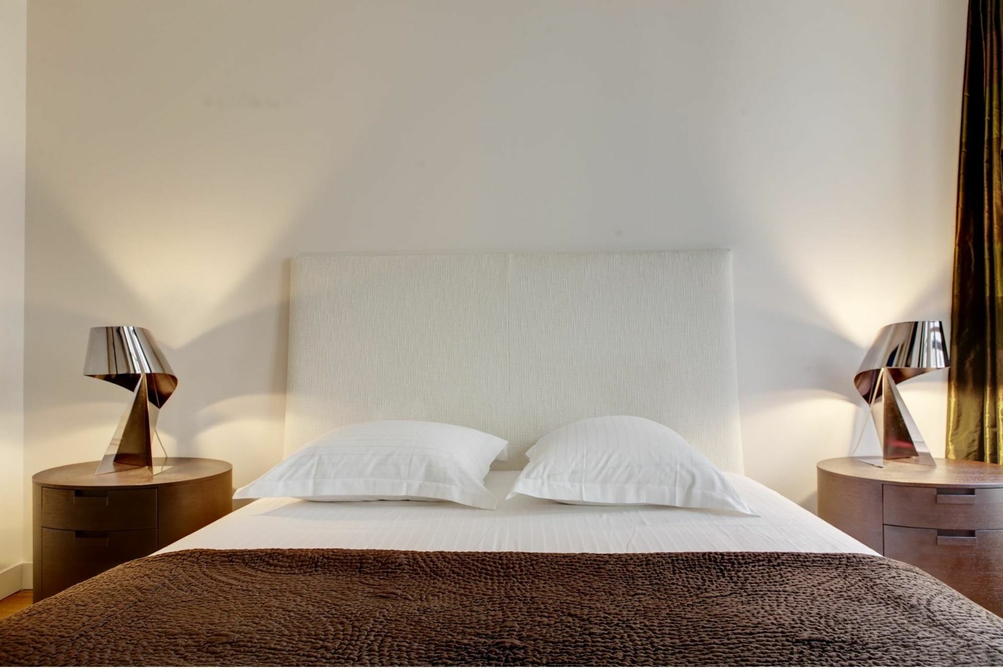 Europea - Montaigne Apartment Paris